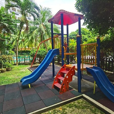 Lui Lui Comfy Condo In Great Location Kuah Exteriér fotografie