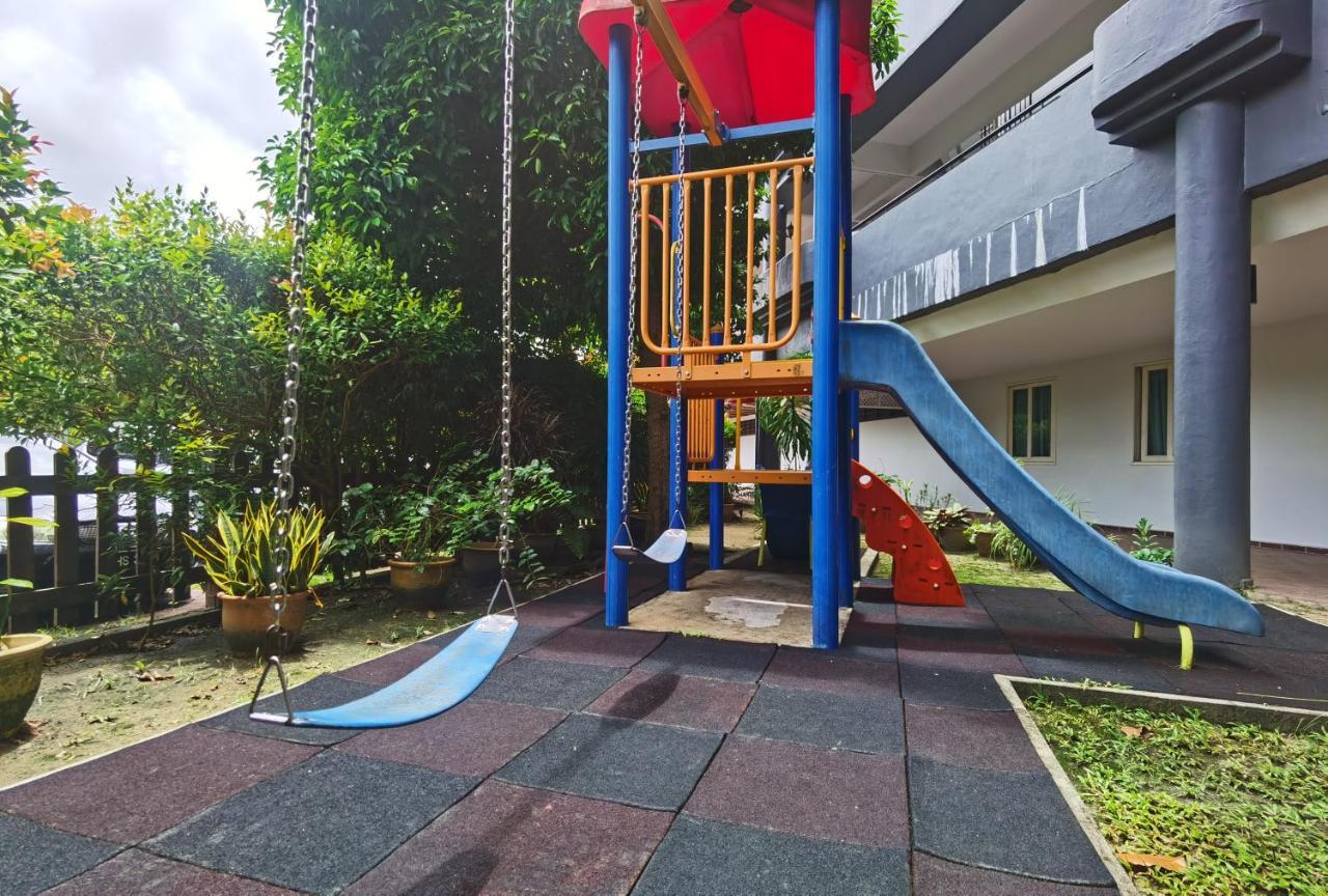 Lui Lui Comfy Condo In Great Location Kuah Exteriér fotografie